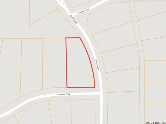 132 W Hampton Seguin, TX 78155