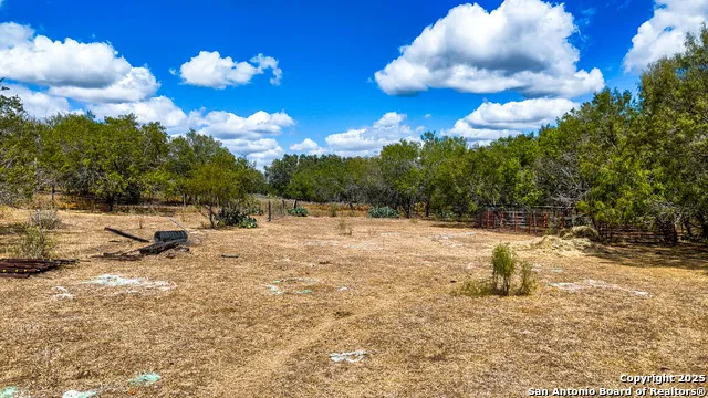 728 CR 315 Stockdale, TX 78160