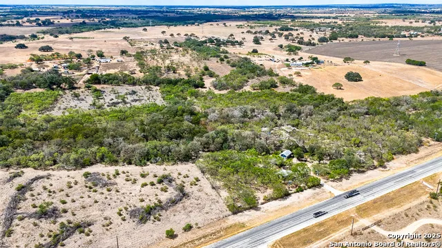 728 CR 315 Stockdale, TX 78160