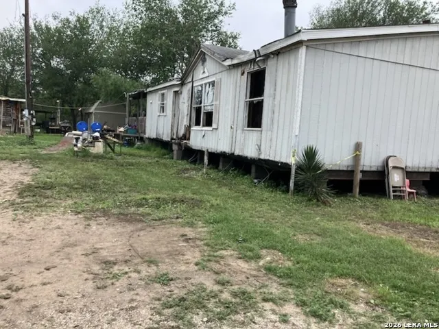 332 Private Road 6632 Devine, TX 78016