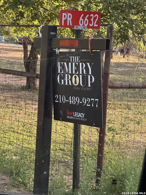 332 Private Road 6632 Devine, TX 78016