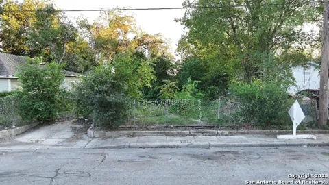 1318 Essex