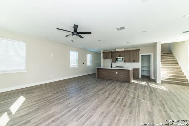 1618 W LAWNDALE DR Unit 10 San Antonio, TX 78209