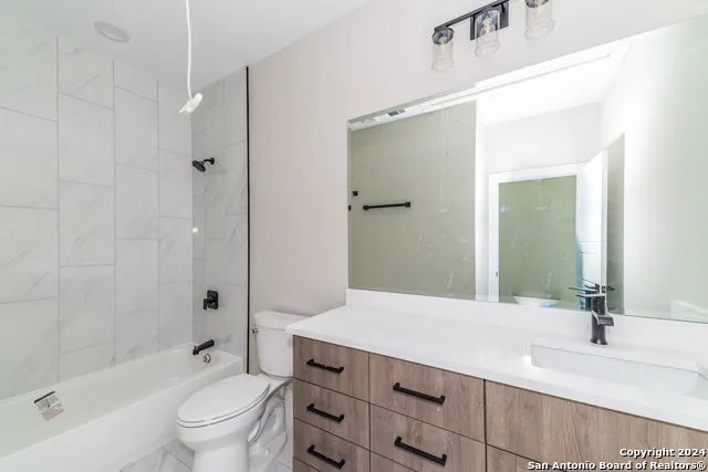 1618 W LAWNDALE DR Unit 10 San Antonio, TX 78209