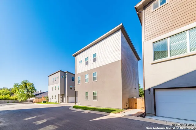 1618 W LAWNDALE DR Unit 10 San Antonio, TX 78209