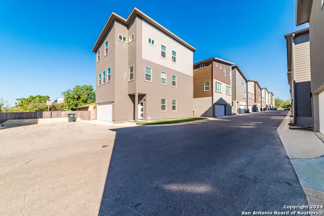 1618 W LAWNDALE DR Unit 10 San Antonio, TX 78209