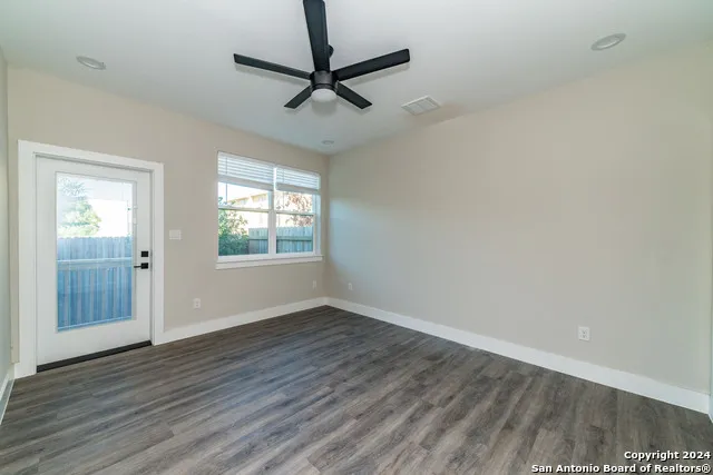 1618 W LAWNDALE DR Unit 10 San Antonio, TX 78209