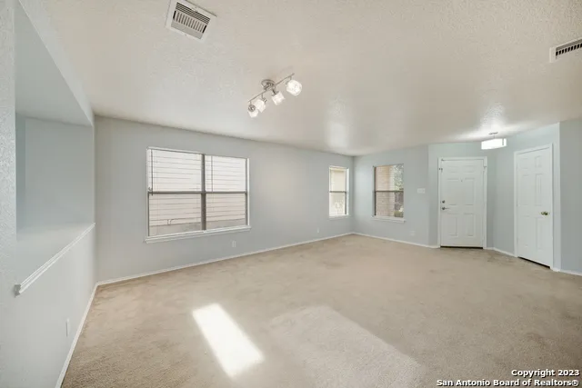 2527 BUTTERFLY BAY San Antonio, TX 78245