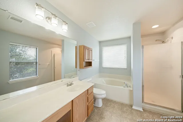 2527 BUTTERFLY BAY San Antonio, TX 78245