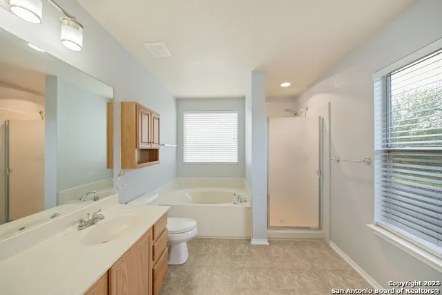 2527 BUTTERFLY BAY San Antonio, TX 78245