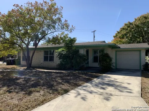 111 LADDIE PL Unit B
