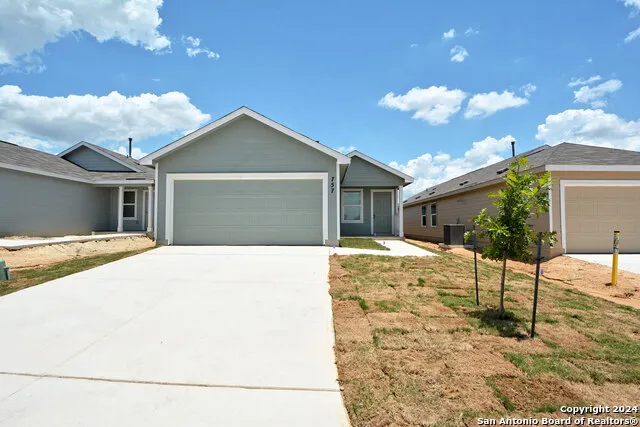 757 TULSA TRL New Braunfels, TX 78132