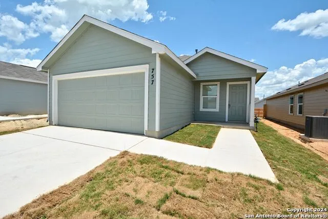 757 TULSA TRL New Braunfels, TX 78132