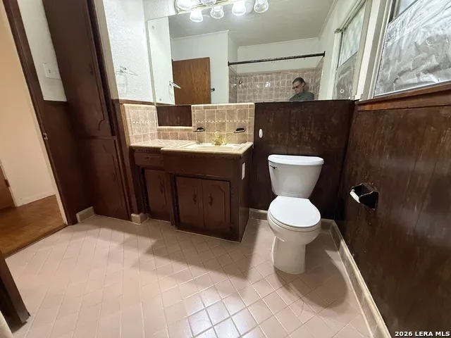 4102 KIRBY DR Kirby, TX 78219