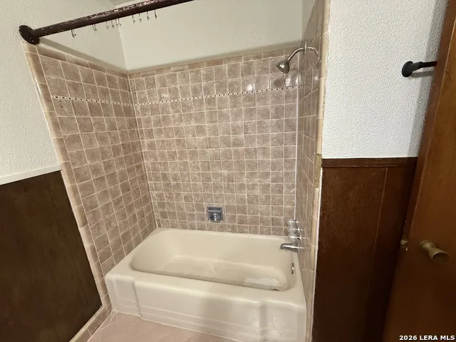 4102 KIRBY DR Kirby, TX 78219