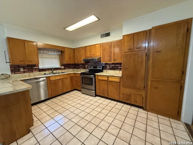 4102 KIRBY DR Kirby, TX 78219