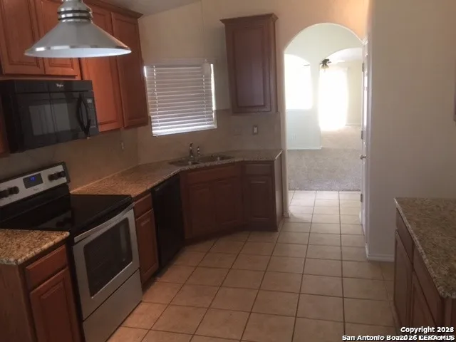 2507 Sunset Bend San Antonio, TX 78244