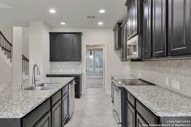 2882 CORAL SKY Seguin, TX 78155