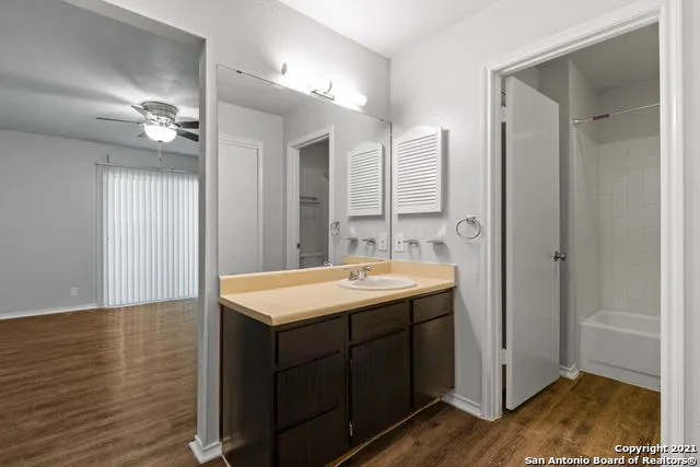 1407 LOMA ALTO RD Unit 3 San Antonio, TX 78232