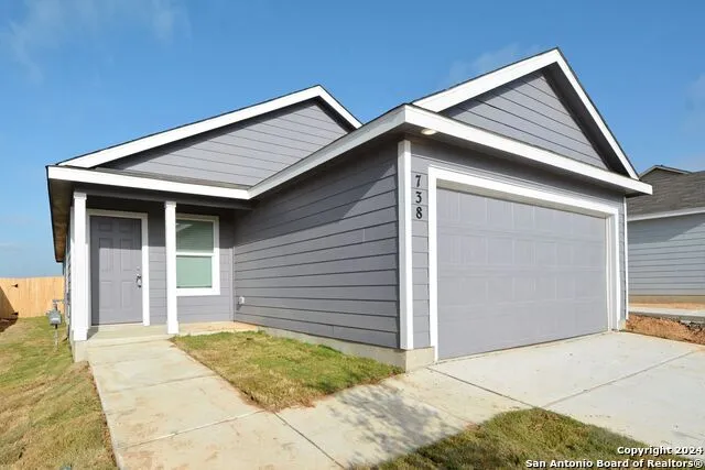 738 TULSA TRL New Braunfels, TX 78132