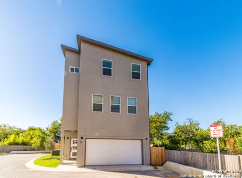 1618 W LAWNDALE DR Unit 11