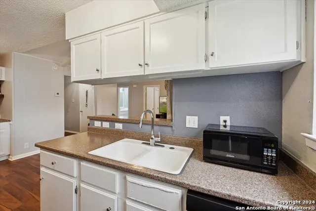 312 LORI LYNN DR Schertz, TX 78154
