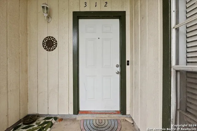 312 LORI LYNN DR Schertz, TX 78154