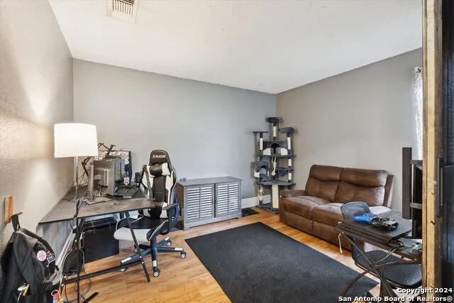312 LORI LYNN DR Schertz, TX 78154