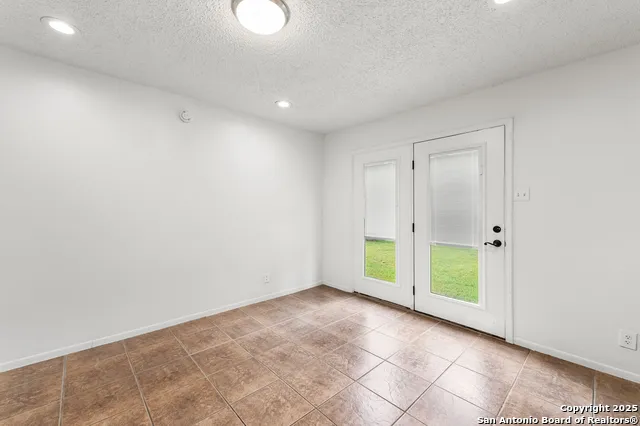 9726 Hidden Swan San Antonio, TX 78250