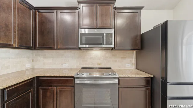 1970 KALLI JO LN New Braunfels, TX 78130