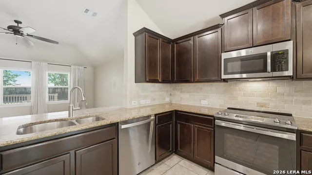 1970 KALLI JO LN New Braunfels, TX 78130