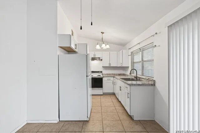 7713 Narrow Pass Live Oak, TX 78233
