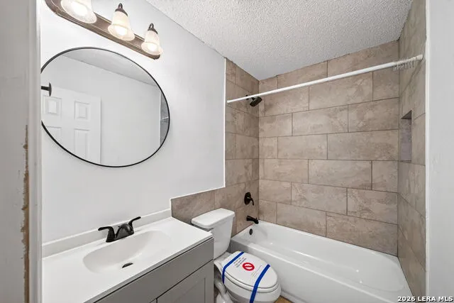 7713 Narrow Pass Live Oak, TX 78233