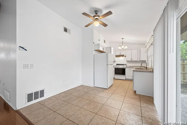 7713 Narrow Pass Live Oak, TX 78233