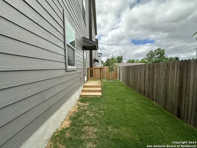 1618 W LAWNDALE DR Unit 8 San Antonio, TX 78209