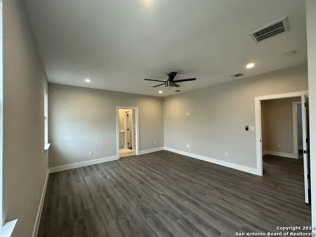 1618 W LAWNDALE DR Unit 8 San Antonio, TX 78209