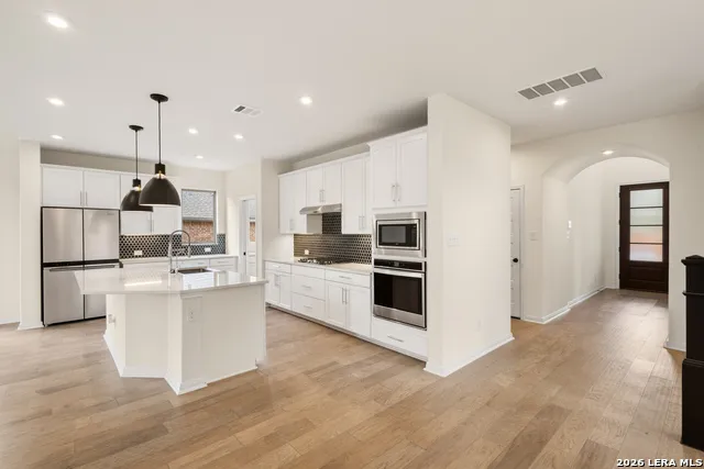 10224 CACTUS HLS San Antonio, TX 78254