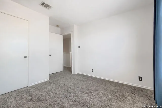 5635 MIDCROWN DR San Antonio, TX 78218