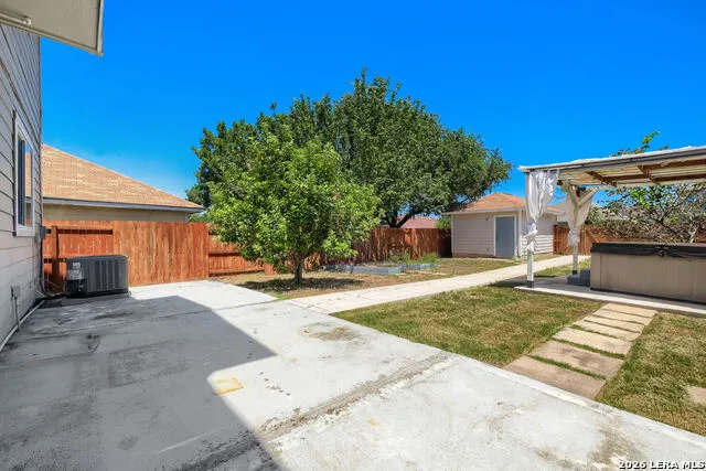 5635 MIDCROWN DR San Antonio, TX 78218