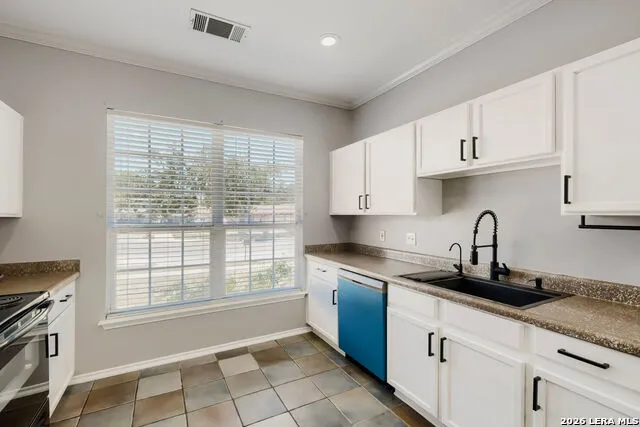 5635 MIDCROWN DR San Antonio, TX 78218