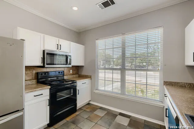 5635 MIDCROWN DR San Antonio, TX 78218