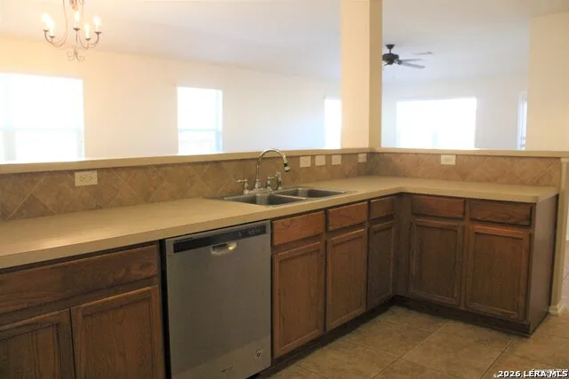 9518 Ascending Converse, TX 78109