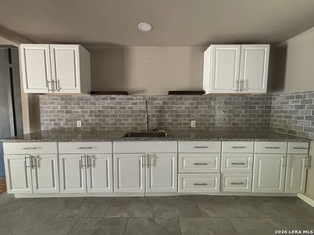 1615 Lee Hall San Antonio, TX 78201