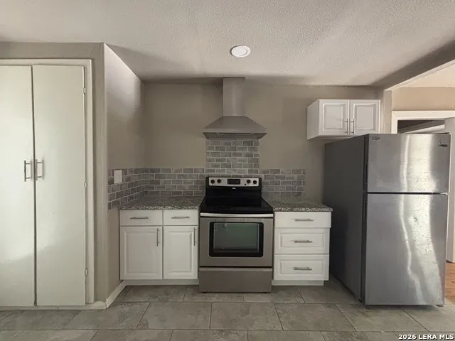 1615 Lee Hall San Antonio, TX 78201