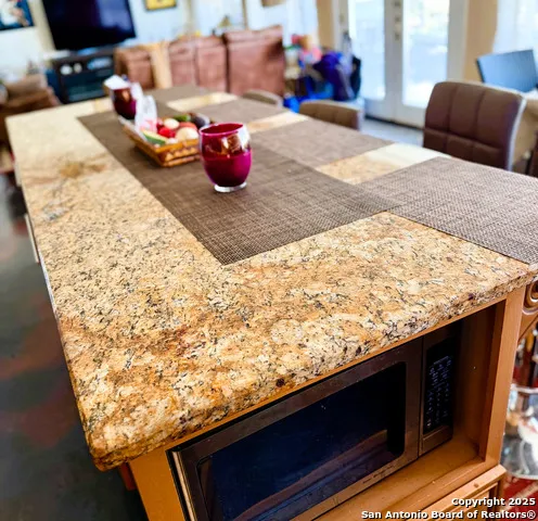 972 Pebble Beach Lakehills, TX 78063