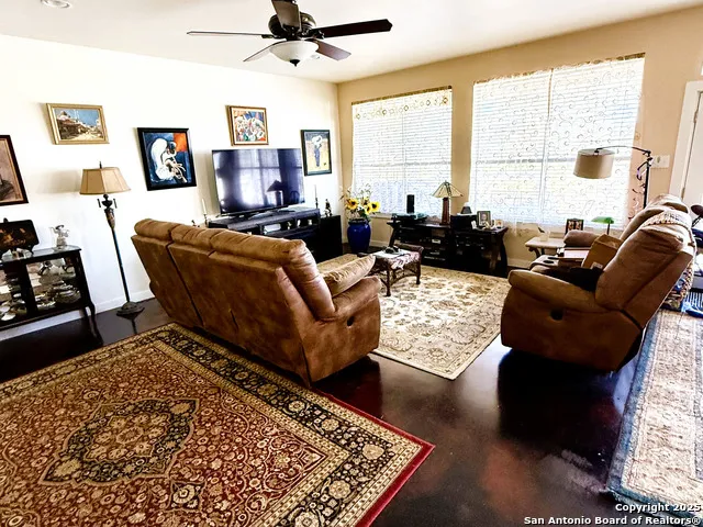 972 Pebble Beach Lakehills, TX 78063