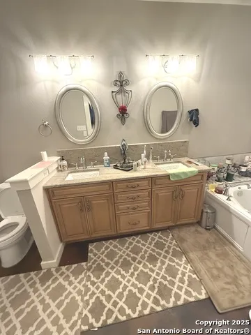 972 Pebble Beach Lakehills, TX 78063