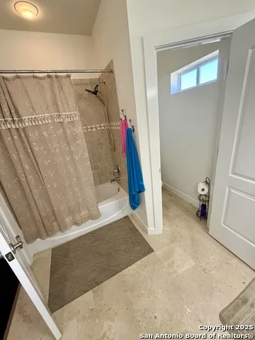 972 Pebble Beach Lakehills, TX 78063