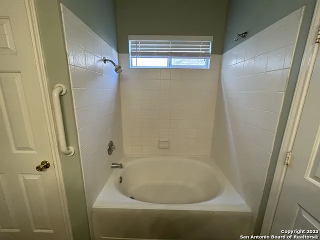 166 Red Hawk Rdg San Antonio, TX 78258
