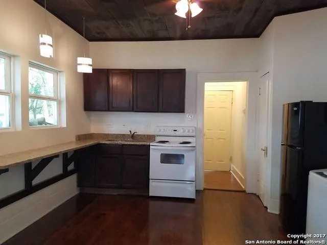 826 E ERIE AVE Unit A San Antonio, TX 78212
